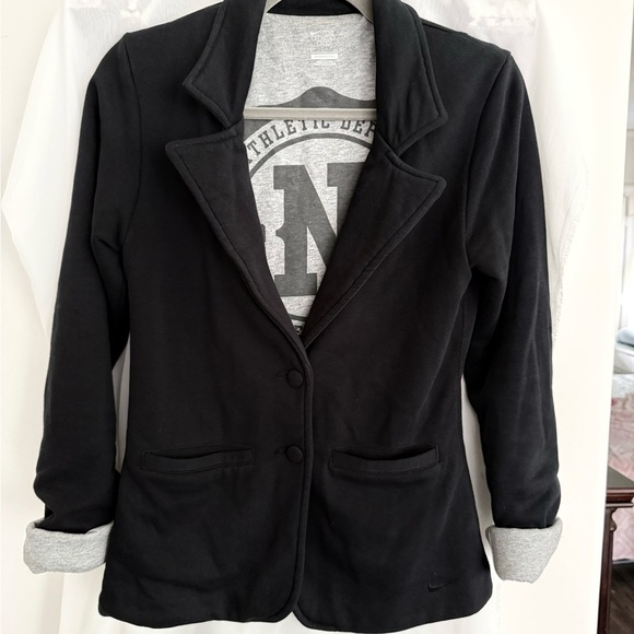 Gently Loved  Nike Women's Black Blazer Size Small - Picture 1 of 3